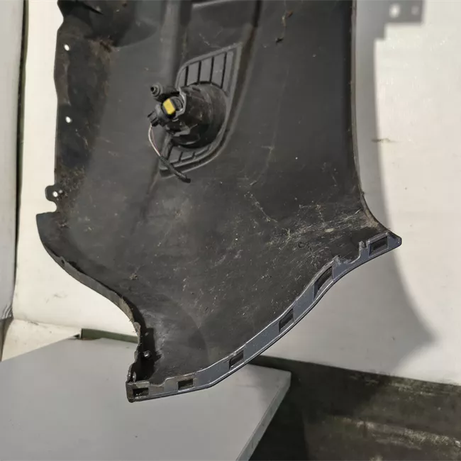 Paraurti anteriore con over fender