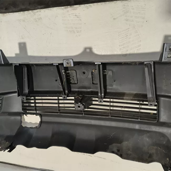 Paraurti anteriore con over fender