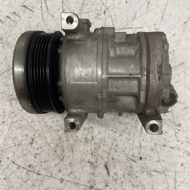 Compressore aria condizionata rotazionale