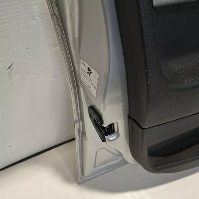 Porta anteriore sinistra