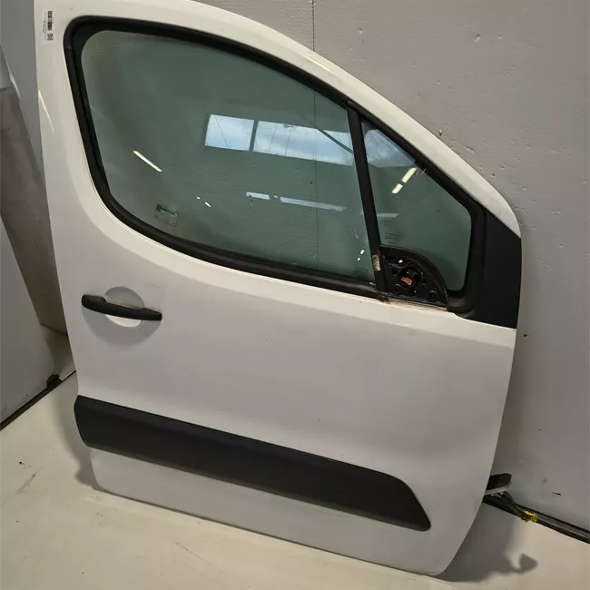 Porta anteriore destra