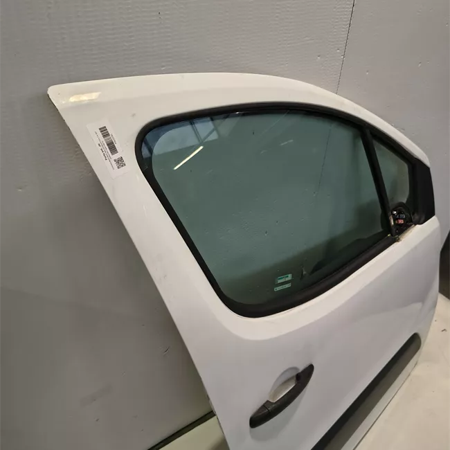 Porta anteriore destra