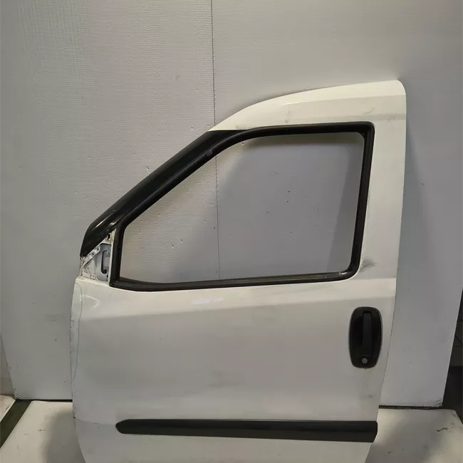 Porta anteriore sinistra