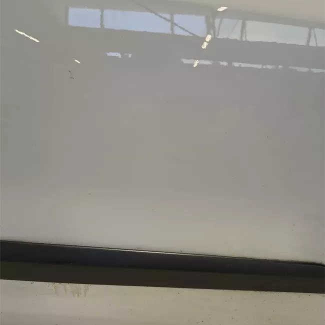 Porta anteriore destra