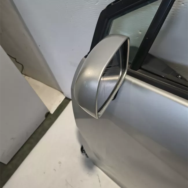 Porta anteriore sinistra