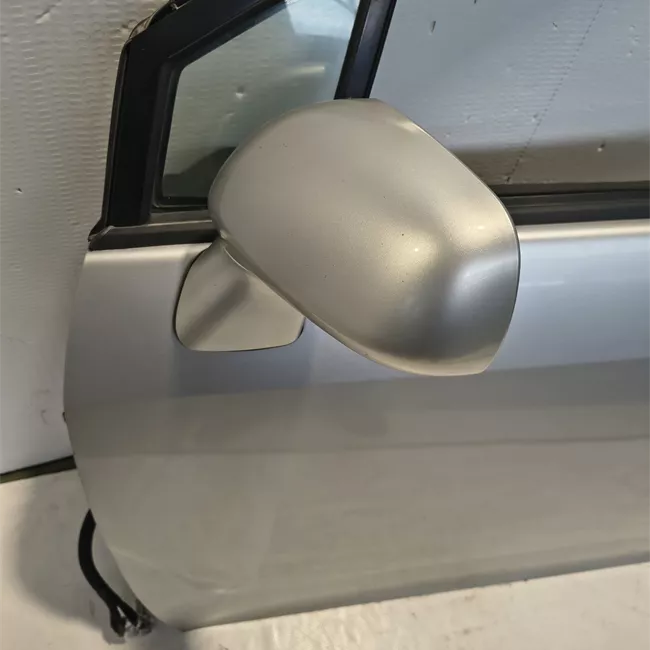 Porta anteriore sinistra