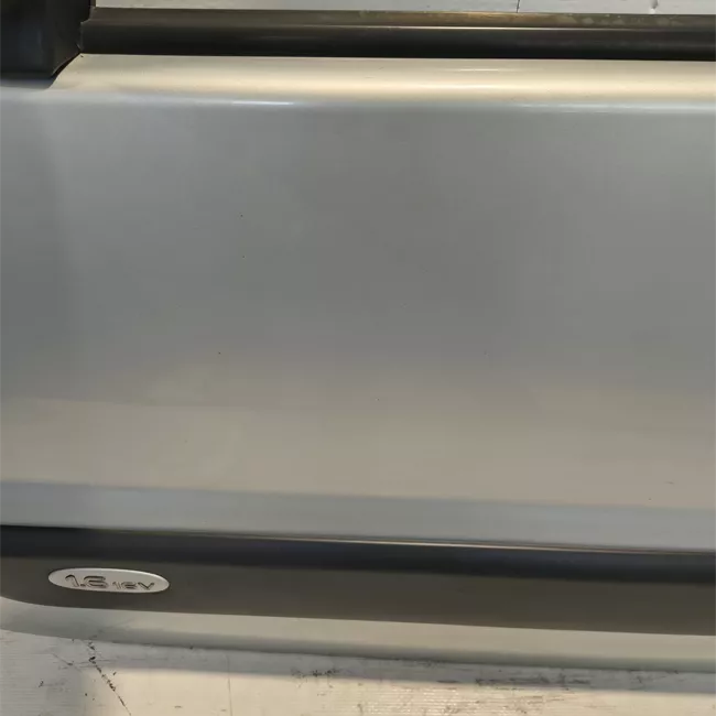 Porta anteriore sinistra