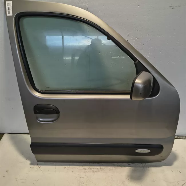 Porta anteriore destra