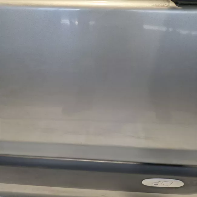 Porta anteriore destra