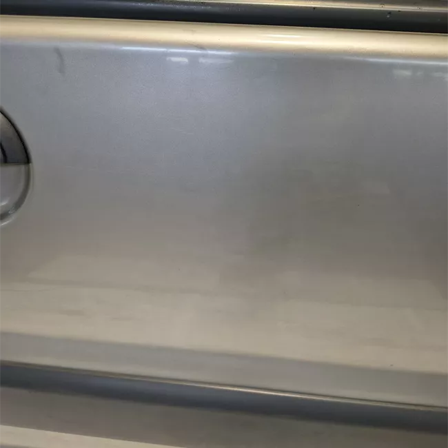 Porta anteriore destra