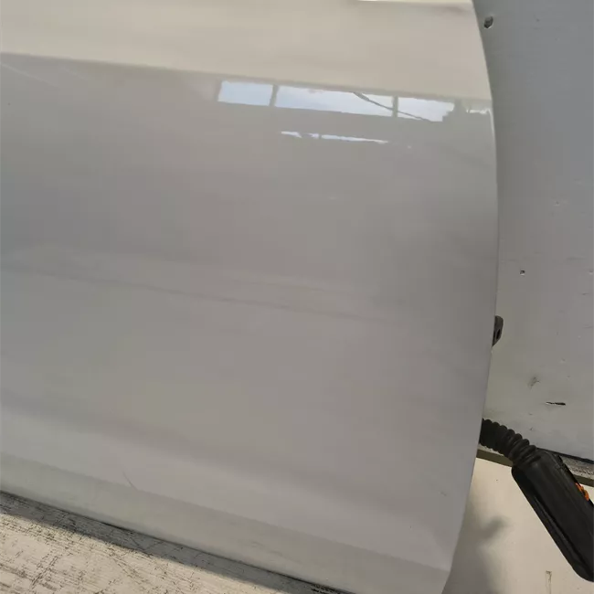 Porta anteriore destra