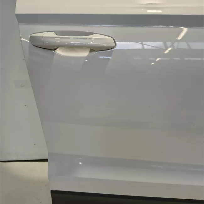 Porta anteriore destra