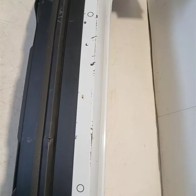 Paraurti posteriore superiore