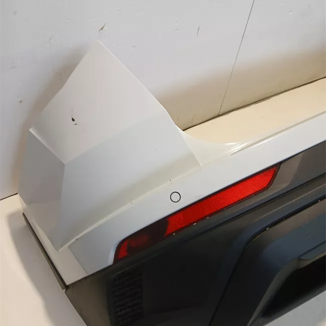 Paraurti posteriore superiore