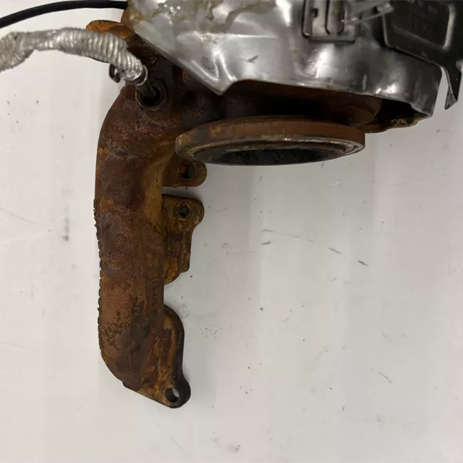 Turbocompressore con collettore scarico