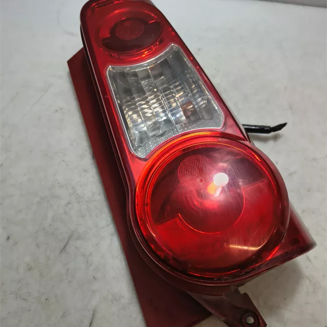 Fanale posteriore destro 2 porte sollev