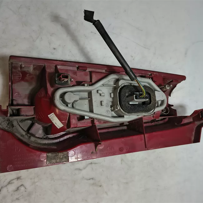 Fanale posteriore destro 2 porte sollev