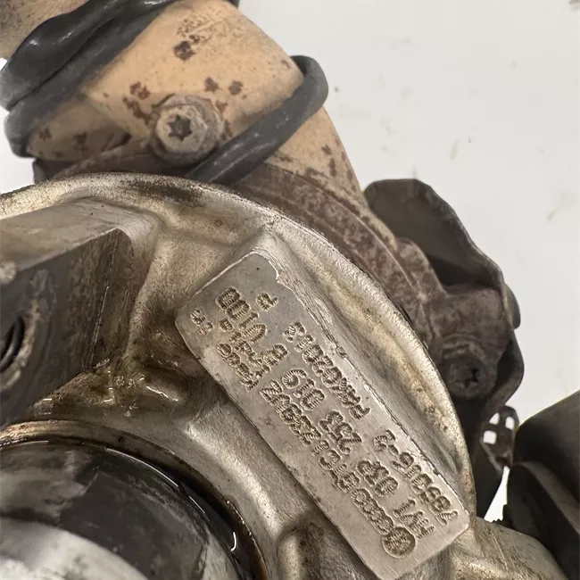 Turbocompressore con collettore scarico