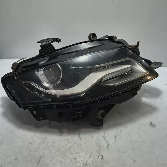 Proiettore destro Xeno