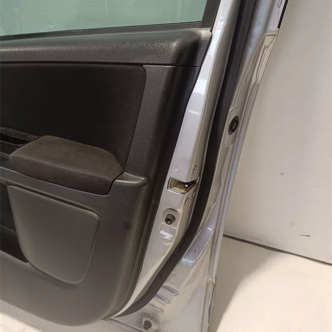 Porta anteriore destra