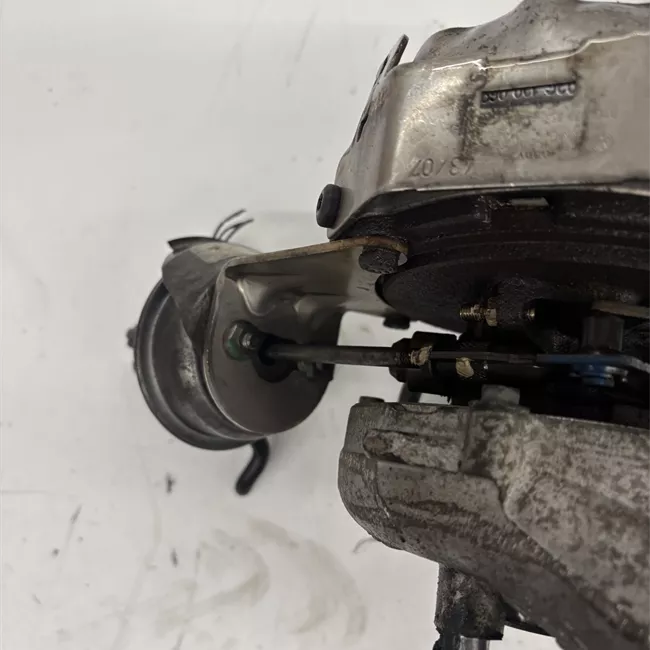 Turbocompressore con collettore scarico