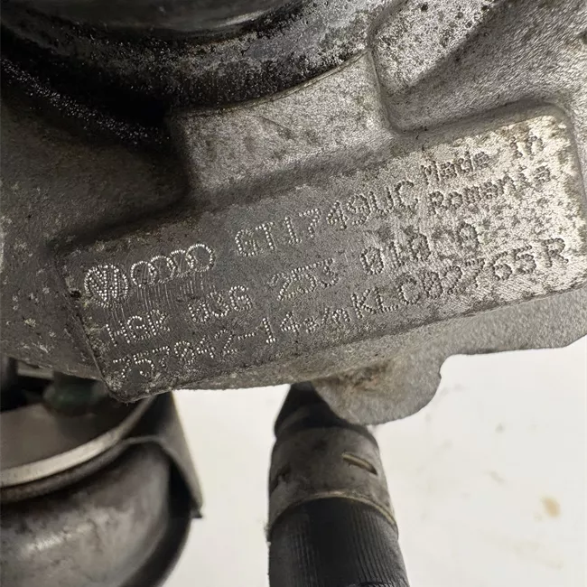Turbocompressore con collettore scarico