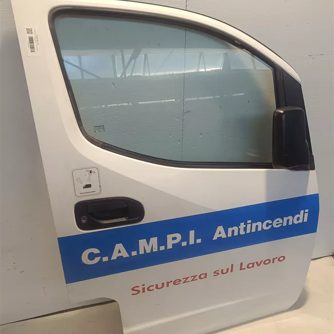Porta anteriore destra