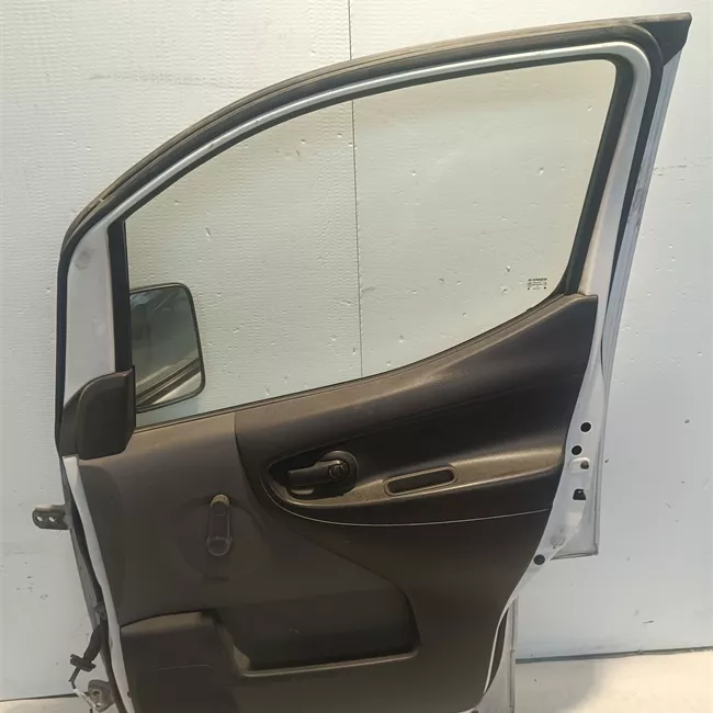 Porta anteriore destra