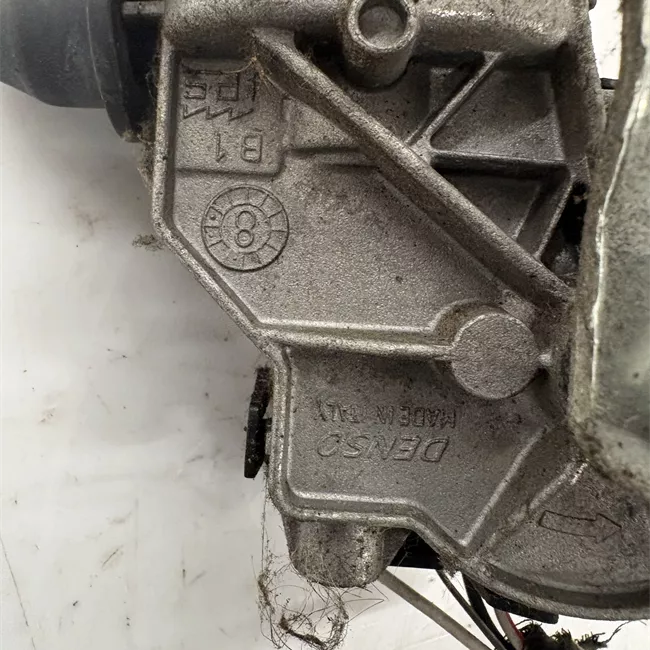 Meccanismo tergiparabrezza con motorino