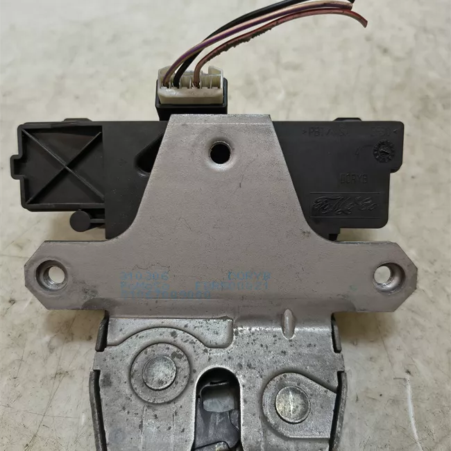 Serratura portello posteriore t.5A900108<