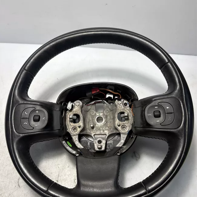 Volante con comandi nero