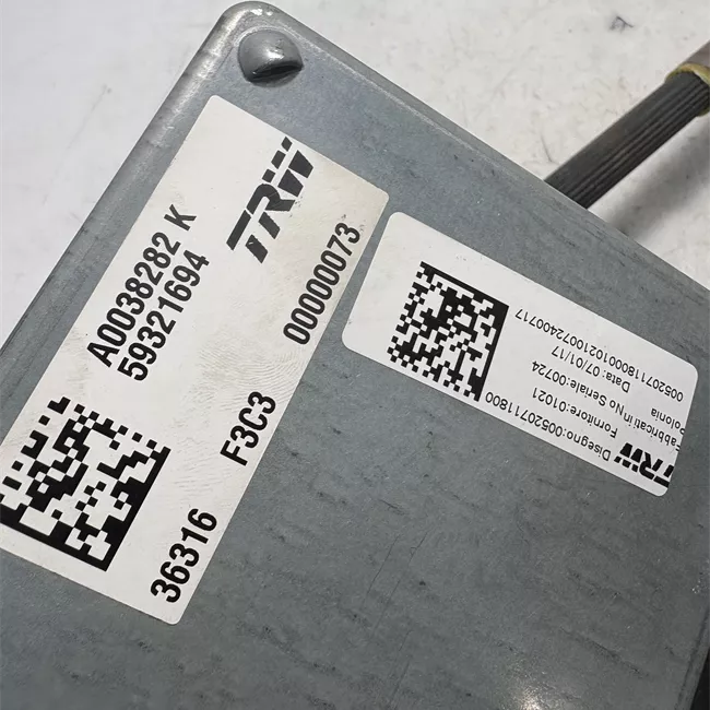 Servosterzo elettronico con airbag ginocchia