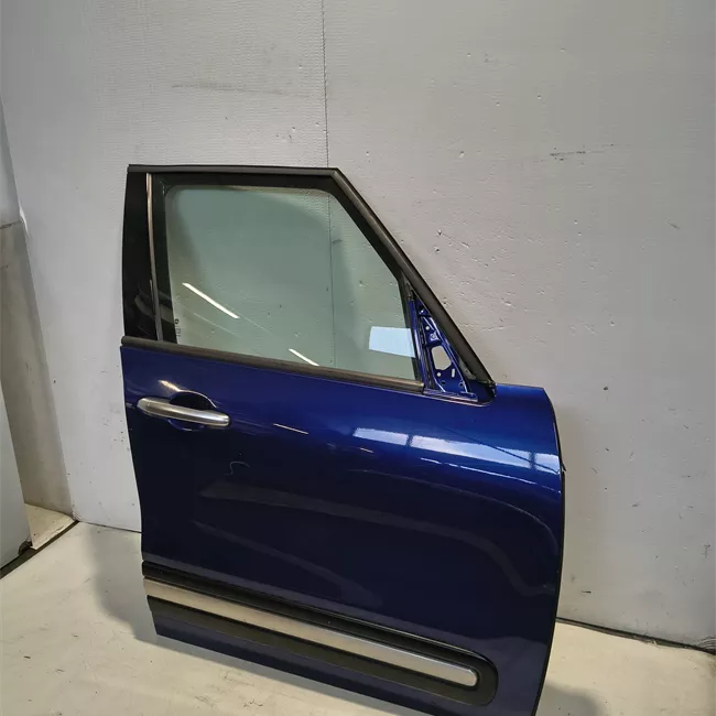 Porta anteriore destra