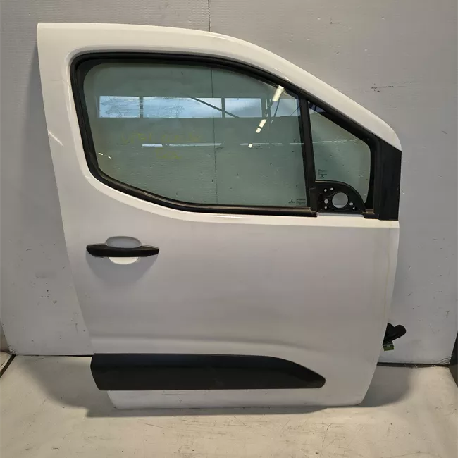 Porta anteriore destra
