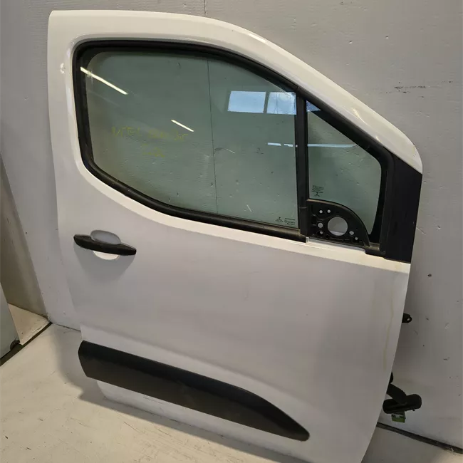 Porta anteriore destra