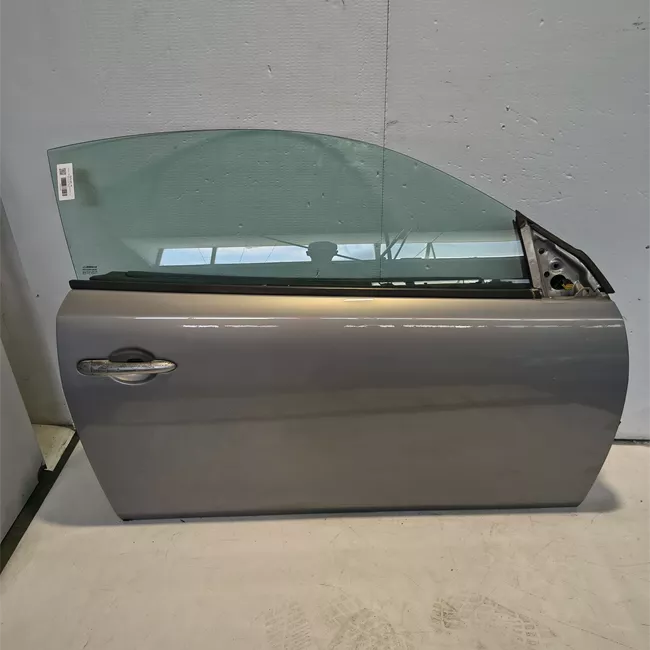 Porta anteriore destra