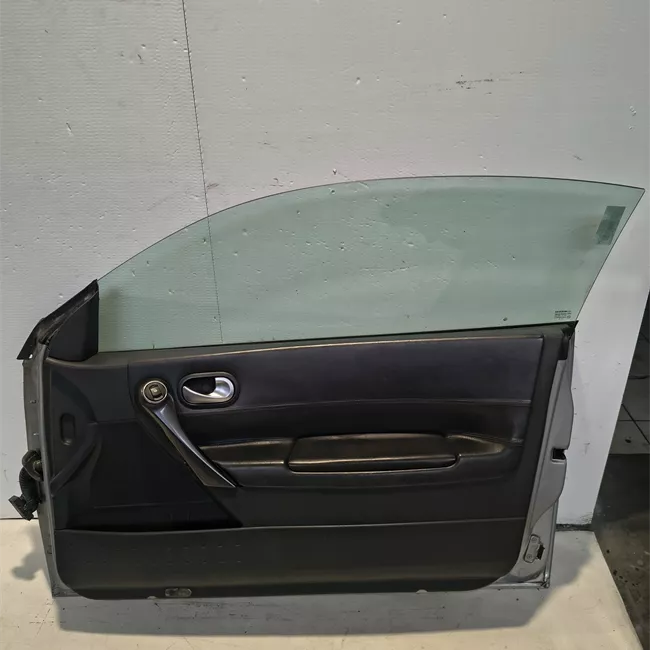 Porta anteriore destra