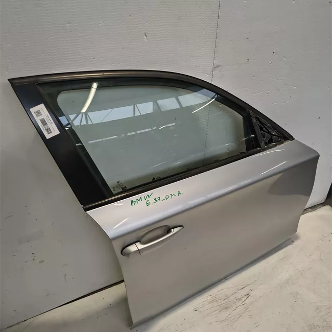 Porta anteriore destra