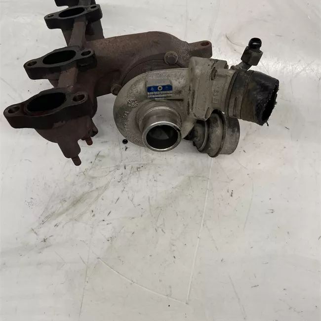 Turbocompressore con collettore scarico KKK