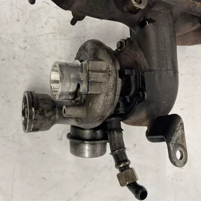 Turbocompressore con collettore scarico