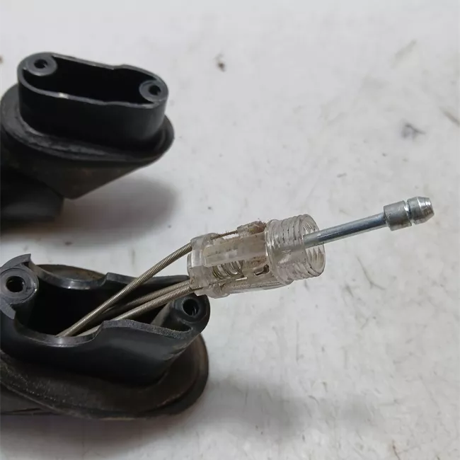 Retrovisore esterno regolazione manuale sinistro completo , nero