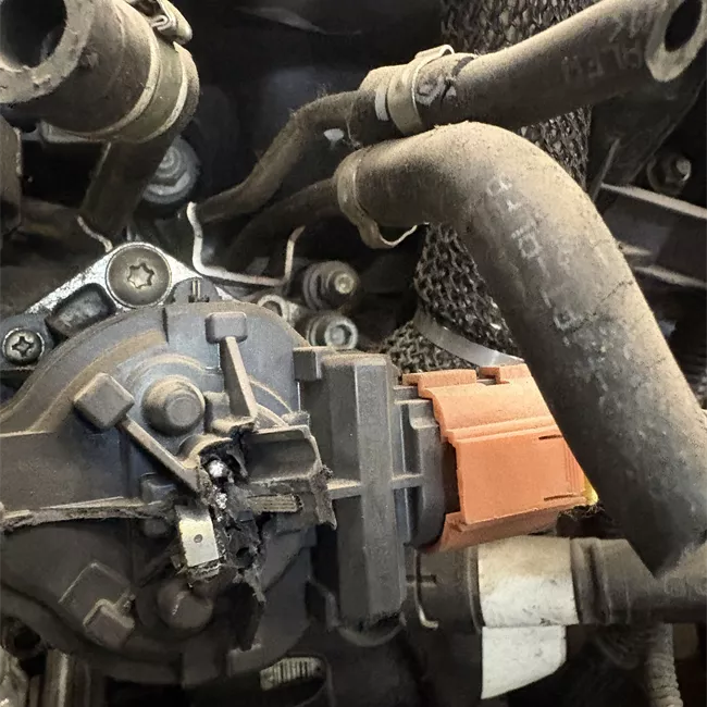 Motore semicompleto rotazionale