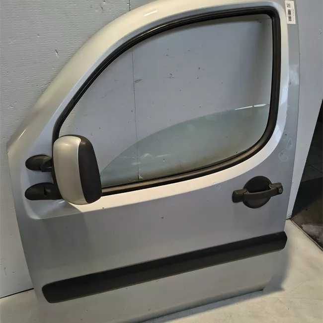 Porta anteriore sinistra