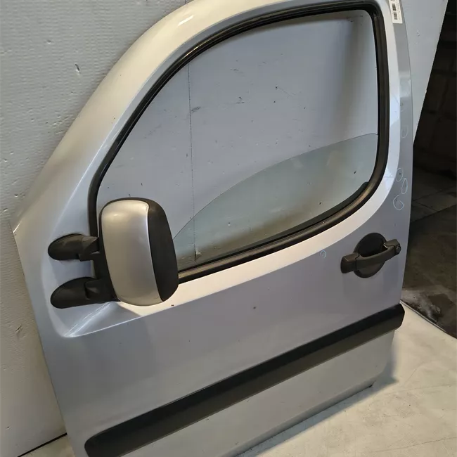 Porta anteriore sinistra