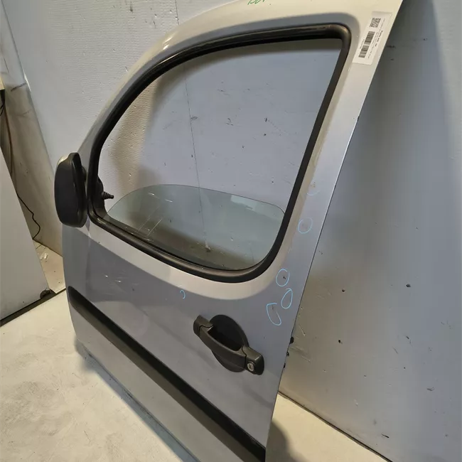 Porta anteriore sinistra