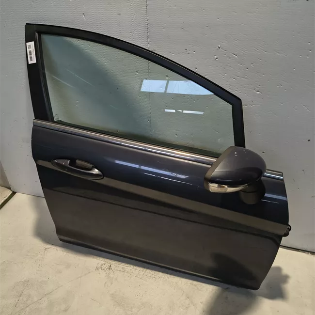 Porta anteriore destra