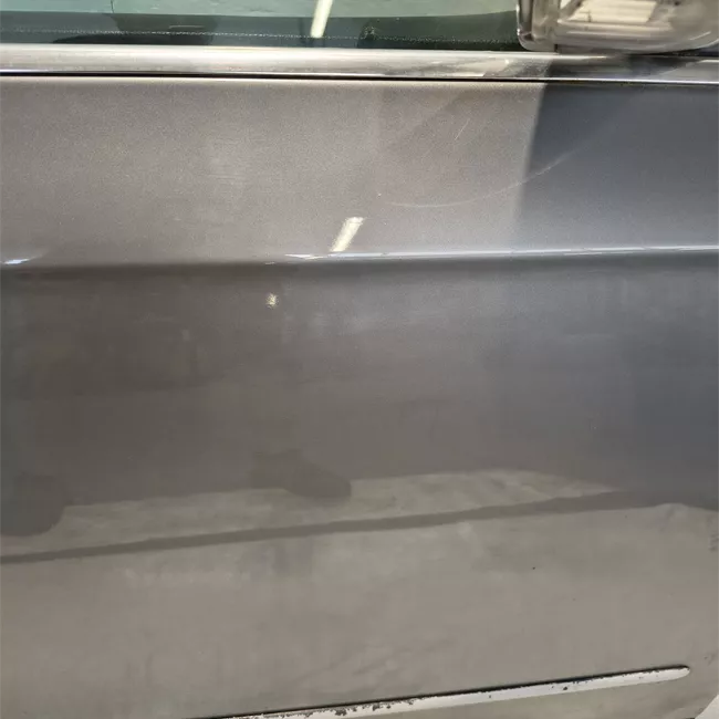 Porta anteriore destra