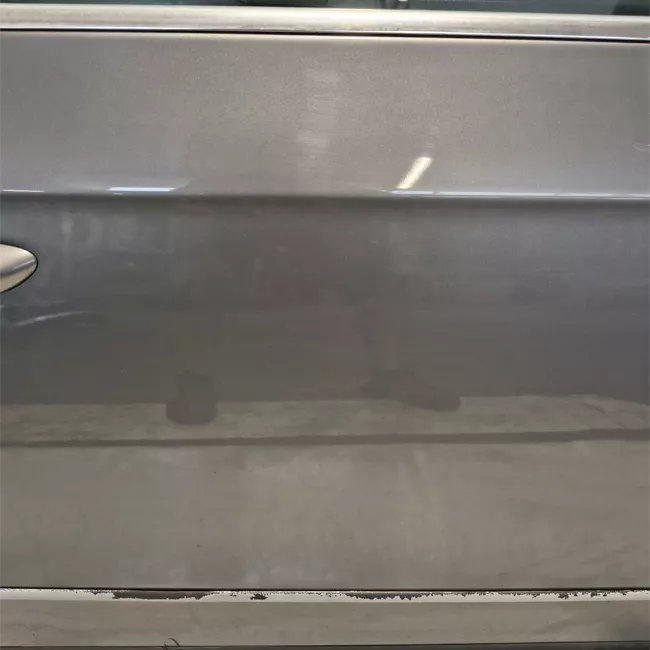 Porta anteriore destra
