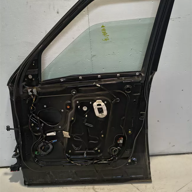 Porta anteriore destra