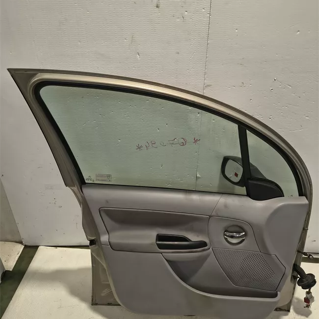 Porta anteriore sinistra
